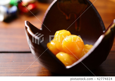 Sweet chestnut paste Sweet chestnut paste 42774814