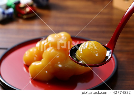 Sweet chestnut paste Sweet chestnut paste 42774822