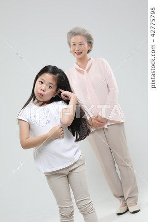 Happy family 42775798