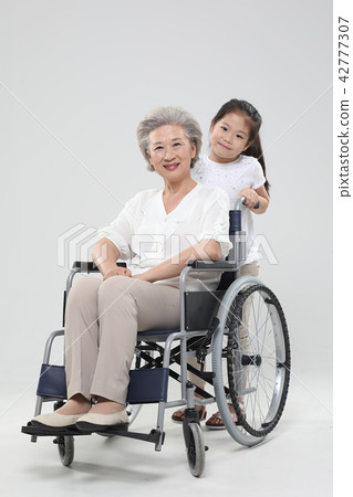 Happy family 42777307
