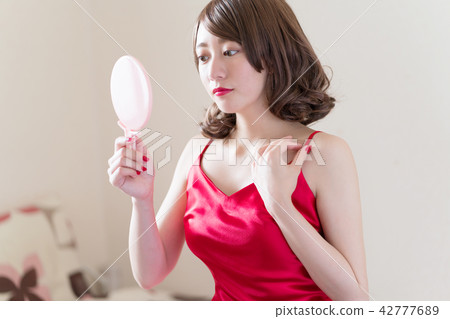 女子 42777689