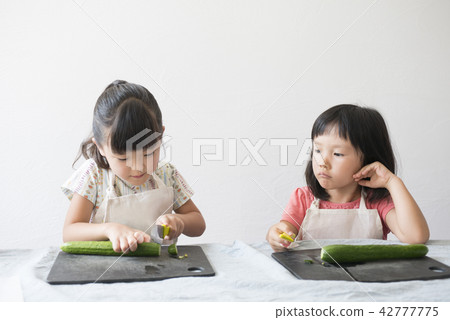 Children's cooking class Children's cooking class 42777775