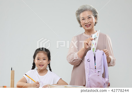 幸福的家庭 幸福的家庭 42778244