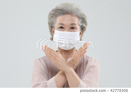 Happy family 42778308