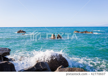 Mediterranean seascape, near Tropea 42778607