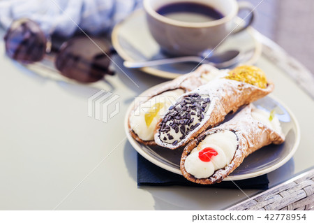 plate of Sicilian Cannoli plate of Sicilian Cannoli 42778954