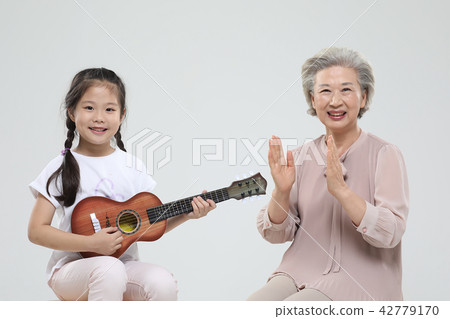 幸福的家庭 幸福的家庭 42779170