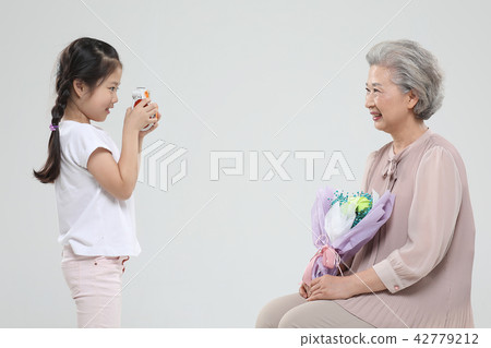 Happy family 42779212