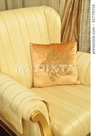 Seat detail and pillow Seat detail and pillow 42779358
