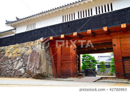 Matsumoto Castle's gate 42780963