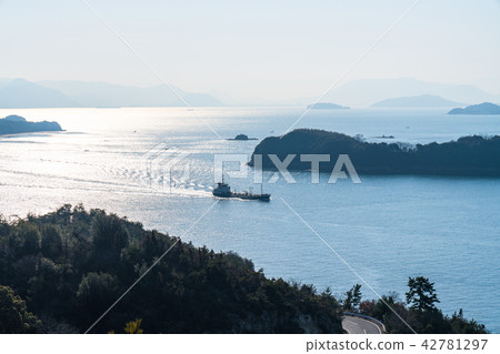 “岡山縣”在瀨戶內海的早晨·從Washuzan “岡山縣”在瀨戶內海的早晨·從Washuzan 42781297