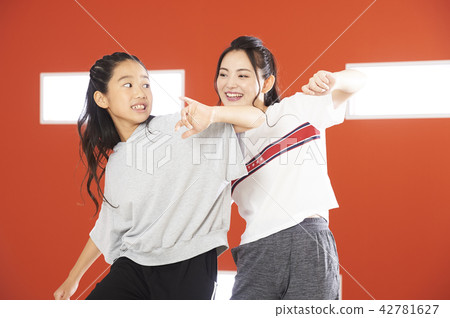 Kids dancer Kids dancer 42781627