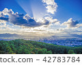山，燈，雲和城市景觀 42783784
