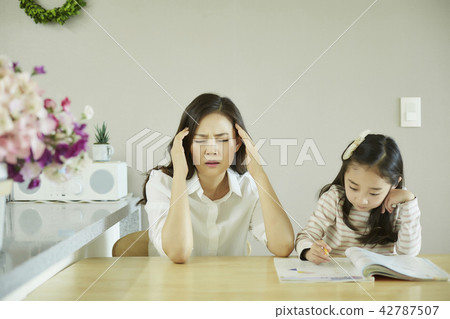 Student, elementary school, study, education, learning, everyday, lifestyle Student, elementary school, study, education, learning, everyday, lifestyle 42787507