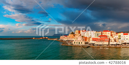 Panorama of old harbour, Chania, Crete, Greece Panorama of old harbour, Chania, Crete, Greece 42788016