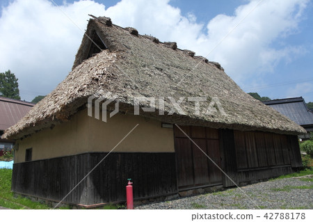 Roof of the house high-grounded bamboo grass 42788178