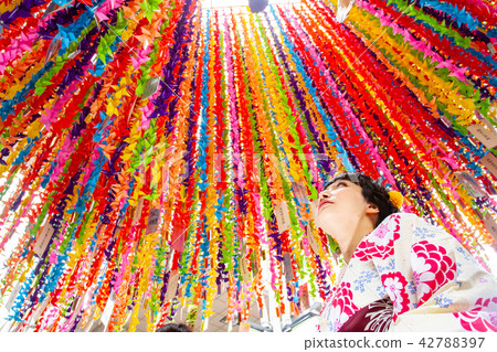 Sendai Tanabata 2018 Folded cranes 88,000 (produced by students) 42788397