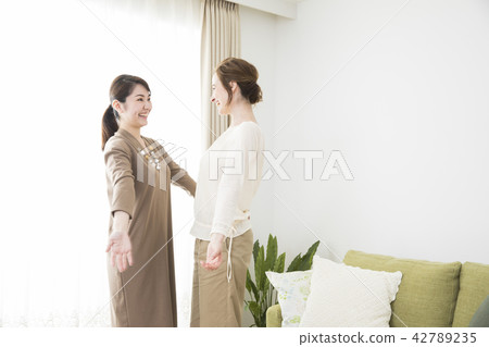 Homestay, host family 42789235