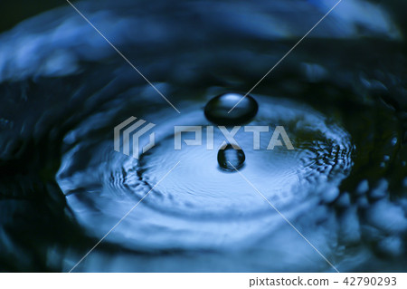 水滴 水滴 42790293
