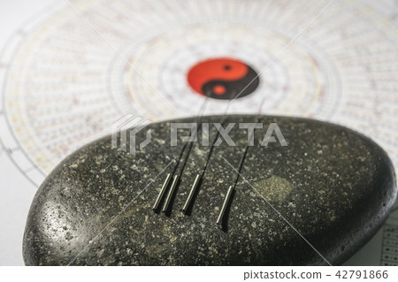 東方醫學的各種醫療工具 42791866