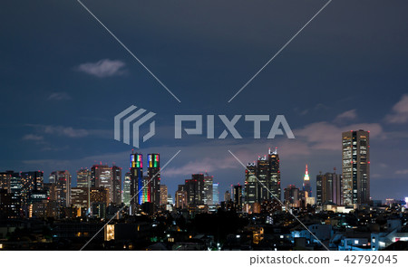 東京夜視圖新宿摩天大樓小組 42792045