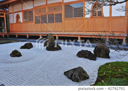 日本庭園 42792701