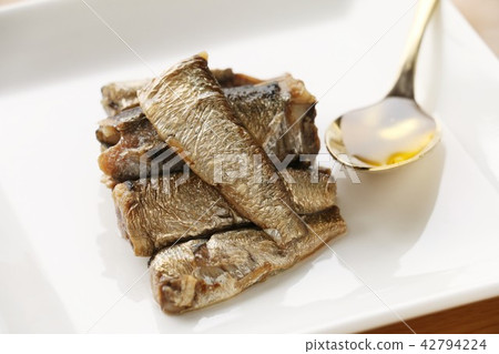 煙油沙丁魚 42794224