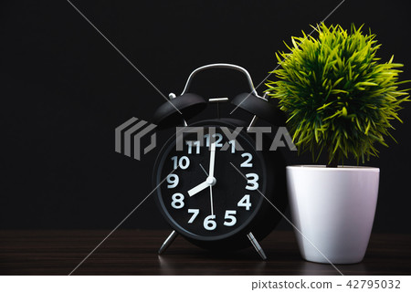 Little decorative tree and flower bouquet Little decorative tree and flower bouquet 42795032