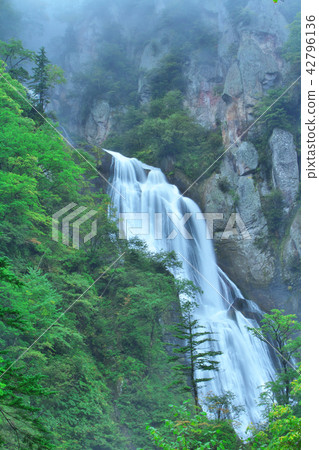 Hagoromo Falls 42796136