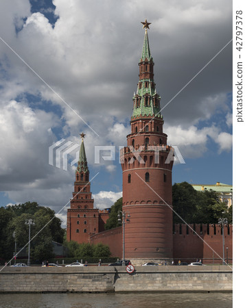 Russia, Moscow, view on Kremlin towers  42797378