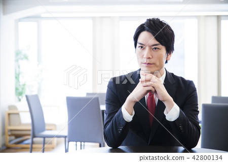 營業所男性商人 42800134