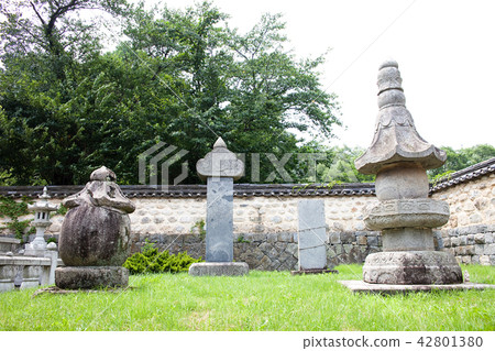 Gyeongbongsa Temple, Goseong-gun, Gangwon-do Gyeongbongsa Temple, Goseong-gun, Gangwon-do 42801380
