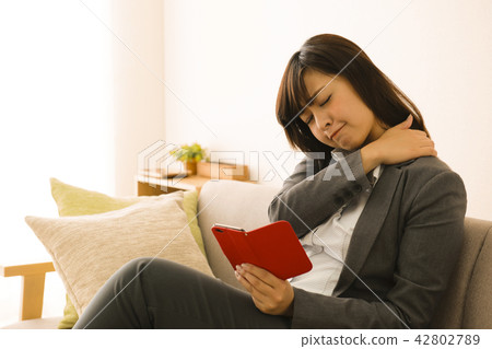 Sumaho Business Woman Relaxation Living Sofa Lifestyle Sumaho Business Woman Relaxation Living Sofa Lifestyle 42802789