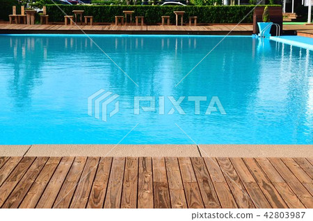 The pool 42803987