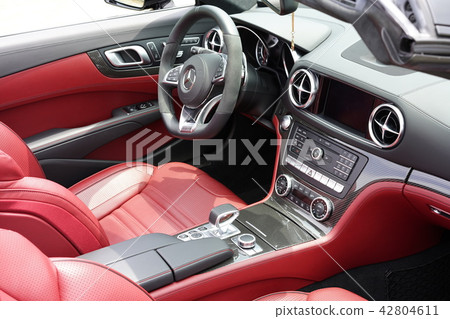 A sports spirit full run and a red leather seat open car that can obtain the highest driving pleasure 42804611