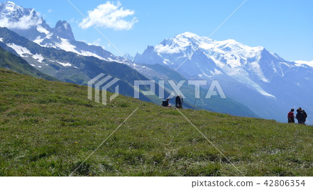 從阿爾卑斯山/巴魯姆山口看到的勃朗峰 42806354