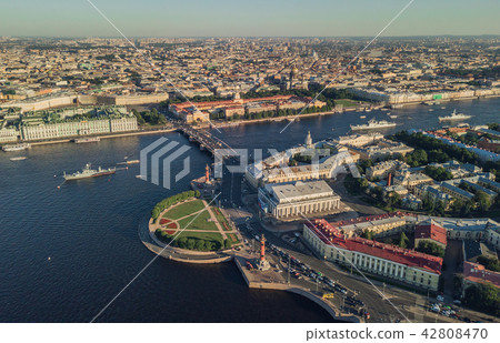 Spit of Vasilievsky island in Saint-Petersburg Spit of Vasilievsky island in Saint-Petersburg 42808470