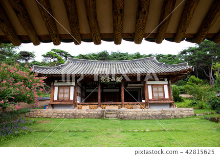 Yongsan Seowon, Gyeongju, Gyeongbuk 42815625