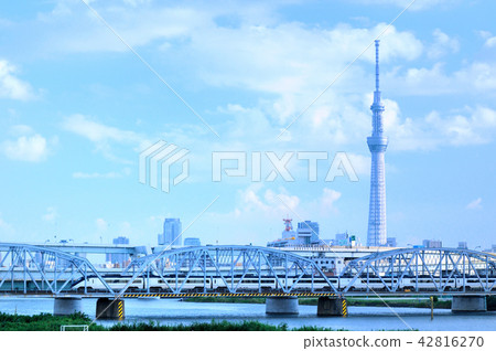 Keisei Skyliner和Sky Tree穿越Arakawa鐵橋 42816270