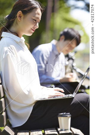 公園電腦女士 公園電腦女士 42817074