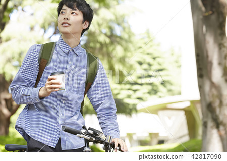 Park male bicycle tea time Park male bicycle tea time 42817090