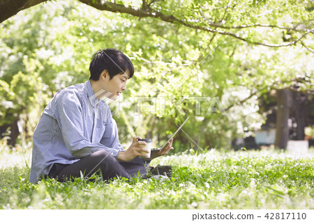 公園電腦男 公園電腦男 42817110