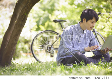 Park computer male 42817114