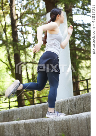 Park Women Running 42817315