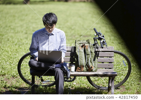 公園電腦男 42817450
