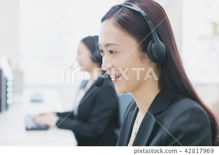 business, receiving calls, telephone operators 42817969