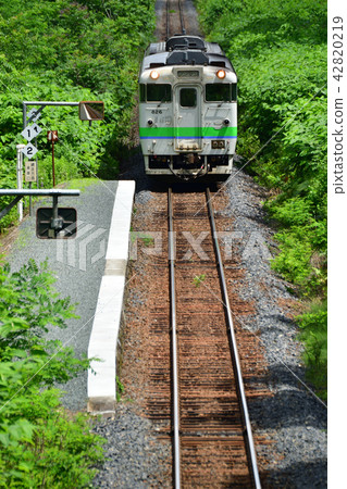 到達Masumitsubetsu站的火車 到達Masumitsubetsu站的火車 42820219