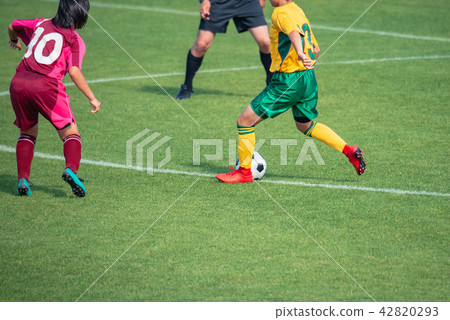 女子足球比賽風景 42820293