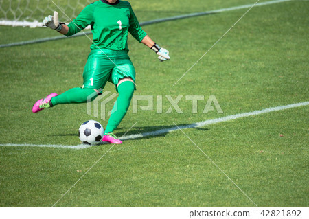 女子足球比賽風景 42821892