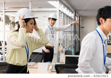 Disaster image evacuation Disaster image evacuation 42821921